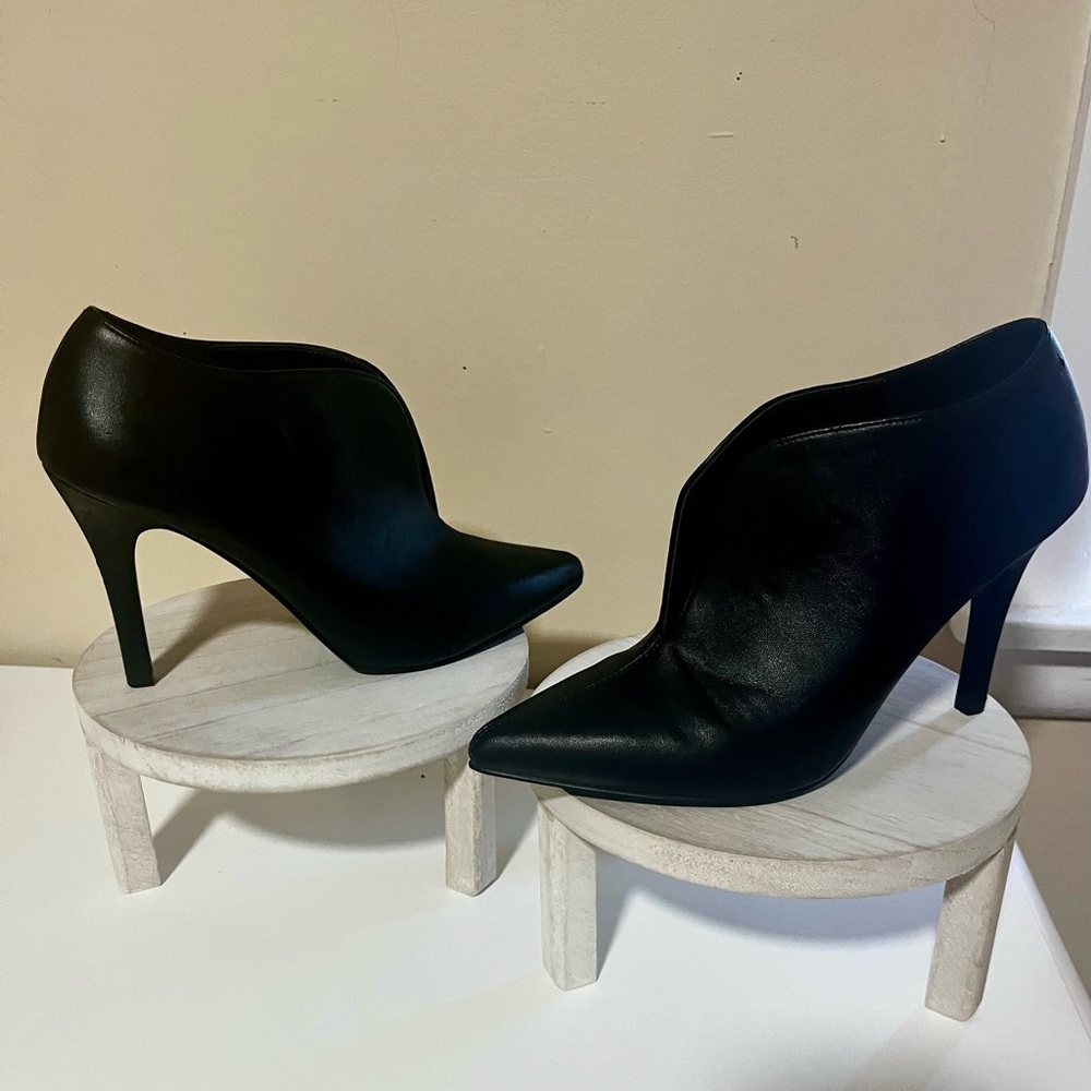 Black ankle boots size 7.5
